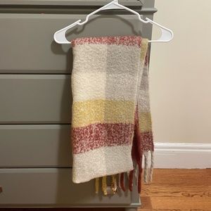 Steve Madden scarf